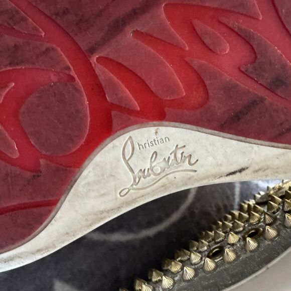 Athletic_Shoes